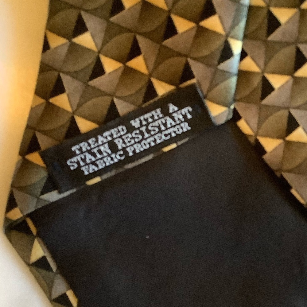 Van Heusen Silk Necktie - Picture 5 of 6